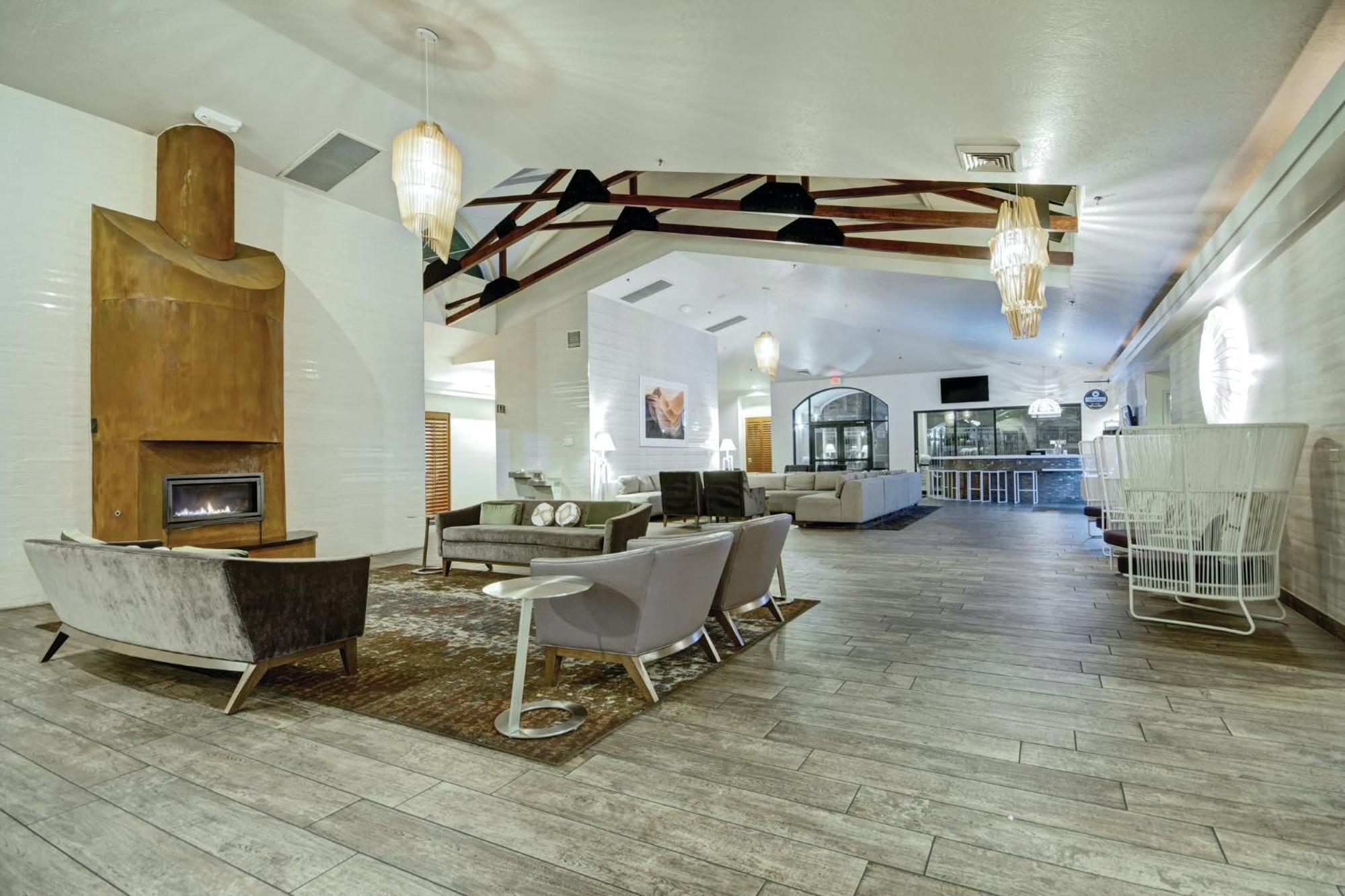 Wyndham Desert Rose 2br With Access